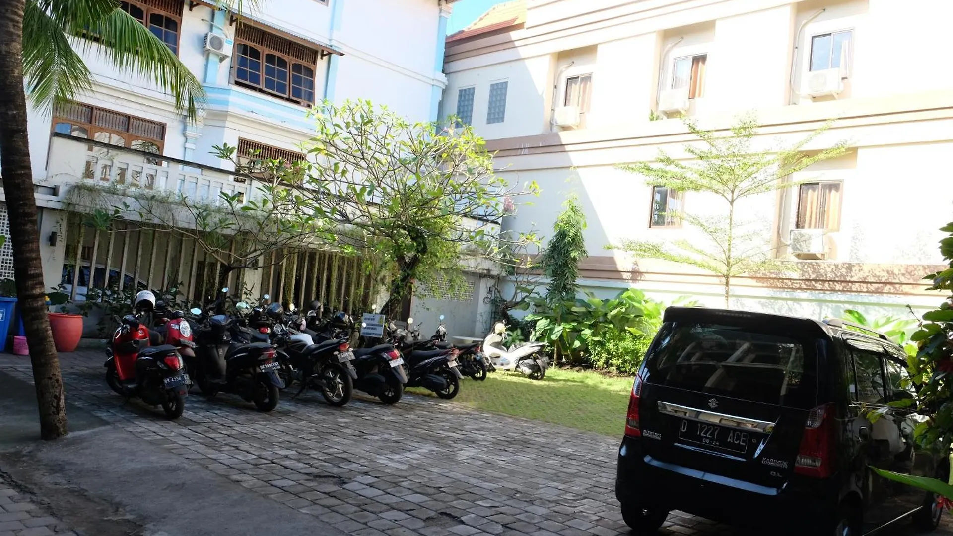 Palm Garden Kuta Hotel Kuta  Guest house